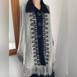 XL Lovely cardigan cape vintage Jaguar bouclé neutrals